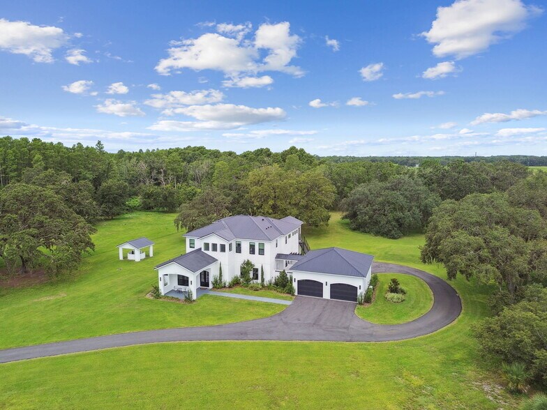 13711 Lussier Ln, Spring Hill, FL à vendre - Photo du bâtiment - Image 1 de 14