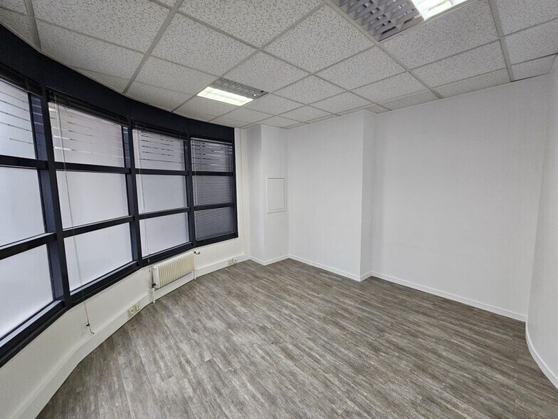 Commerce de détail dans Boulogne-Billancourt à louer - Photo intérieure - Image 3 de 7