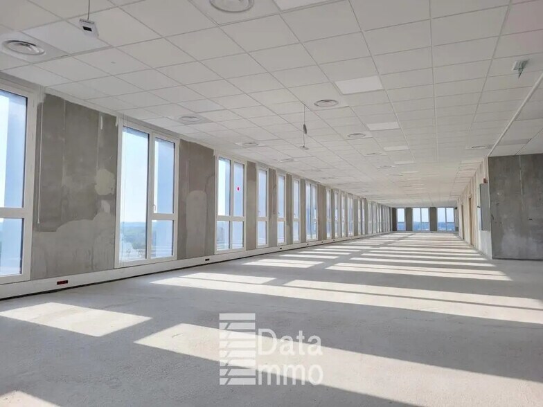 19 Avenue Blaise Pascal, Champs-sur-Marne à louer - Photo du bâtiment - Image 2 de 7