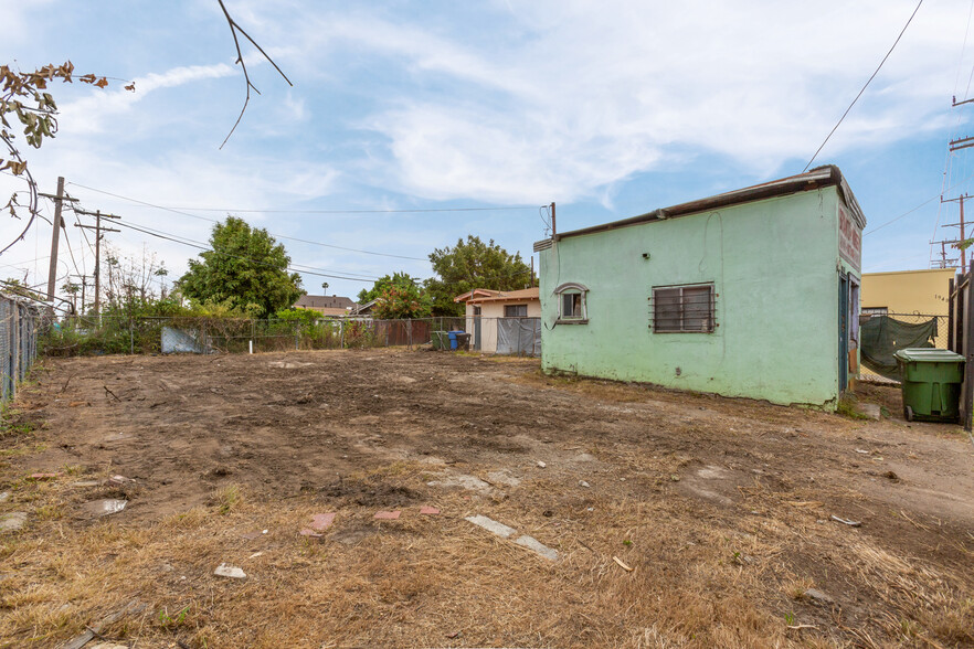 1944 W Jefferson Blvd, Los Angeles, CA à vendre - Photo du bâtiment - Image 2 de 25