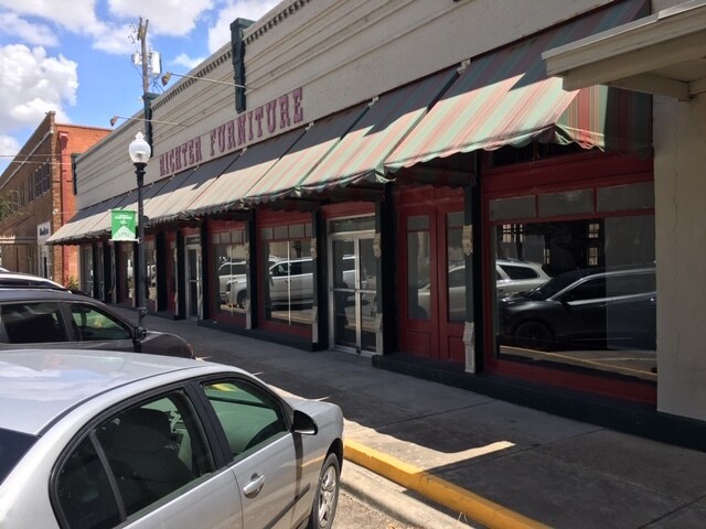 111 W 3rd St, Taylor, TX for lease Building Photo- Image 1 of 8