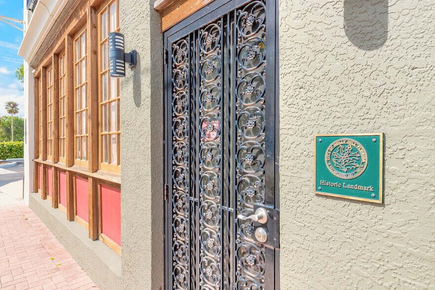 1112 Riverside Dr, Holly Hill, FL à vendre - Photo du bâtiment - Image 3 de 43