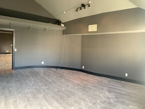 303 Broadway Ave, Laguna Beach, CA for lease Interior Photo- Image 2 of 3