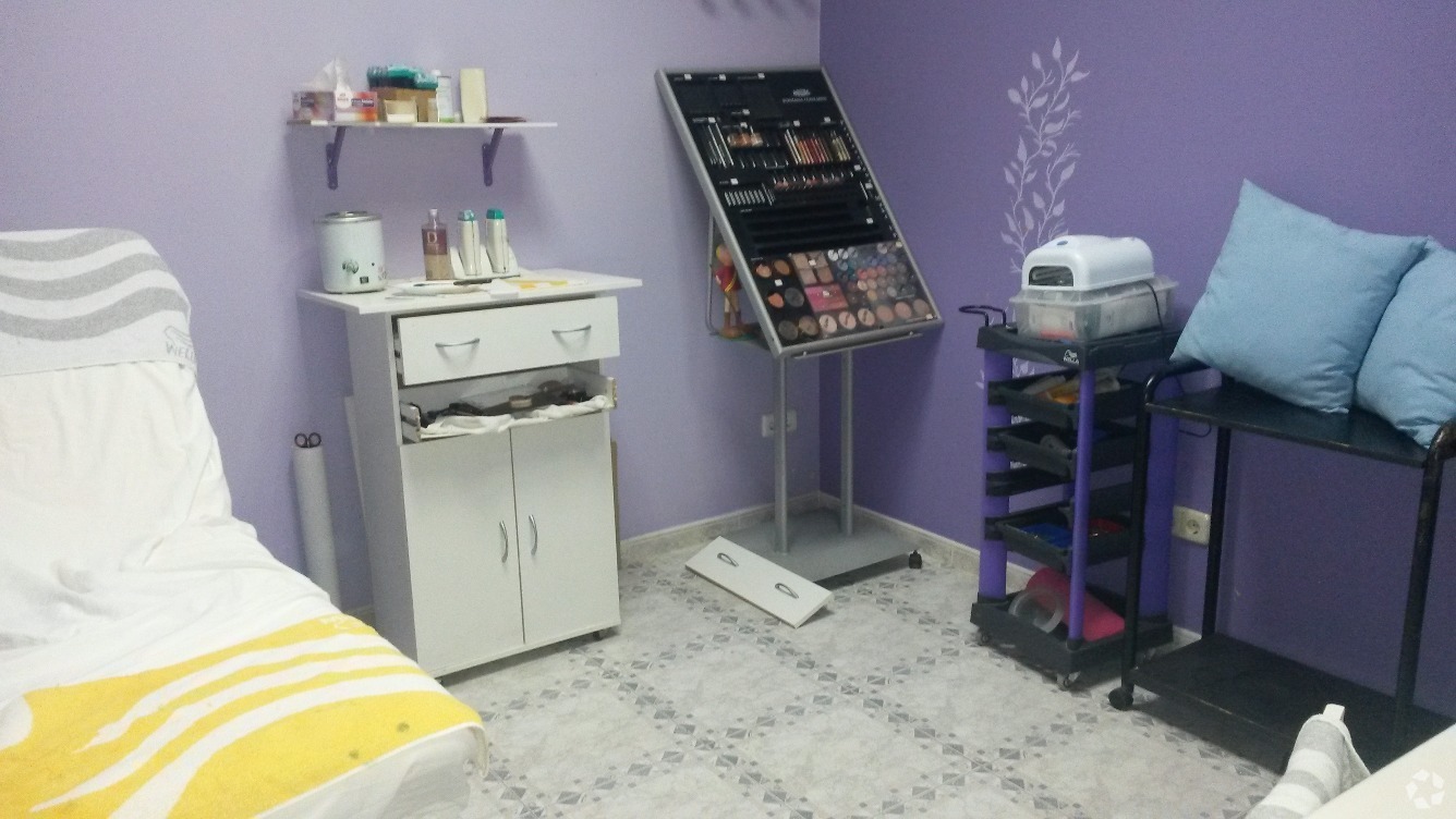 Retail in La Lastrilla, Segovia for lease Interior Photo- Image 1 of 2