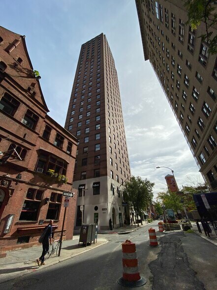 255 S 17th St, Philadelphia, PA à louer - Photo du bâtiment - Image 2 de 9