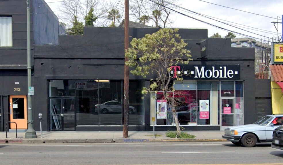 2111 W Sunset Blvd, Los Angeles, CA à louer - Photo du bâtiment - Image 1 de 10