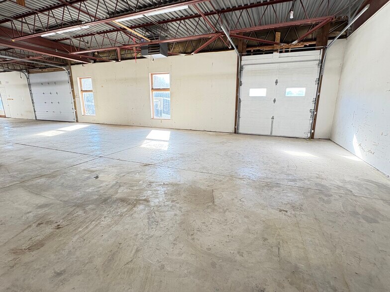 115 Centennial Rd, Shelburne, ON for lease - Building Photo - Image 2 of 7