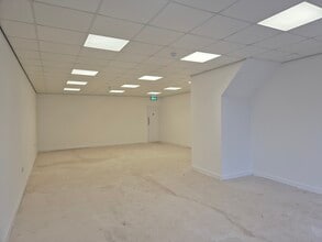3-3A Marian Sq, Bootle for lease Building Photo- Image 2 of 4