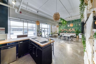 275 Saint-Sacrement, Québec, QC for lease Interior Photo- Image 2 of 15