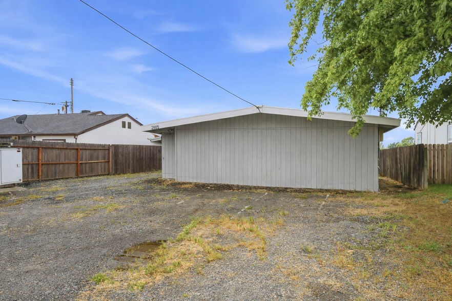 2605 Albatross Way, Sacramento, CA for sale - Building Photo - Image 3 of 60