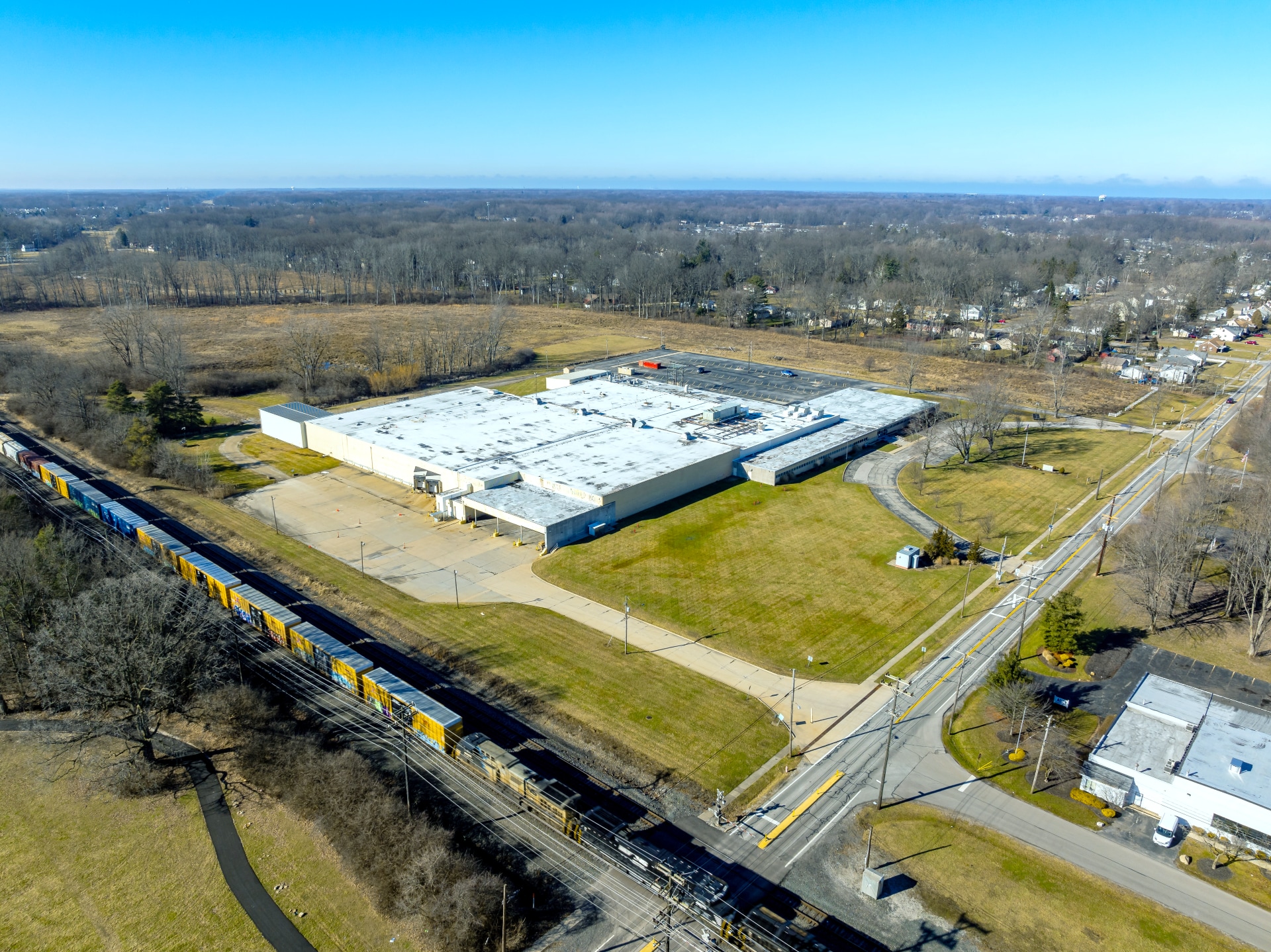 7920 Mapleway Dr, Olmsted Falls, OH for lease Primary Photo- Image 1 of 3