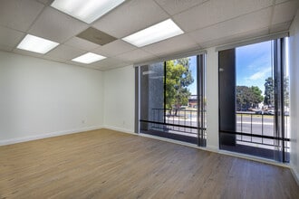 23717 Hawthorne Blvd, Torrance, CA à louer Photo intérieure- Image 1 de 9