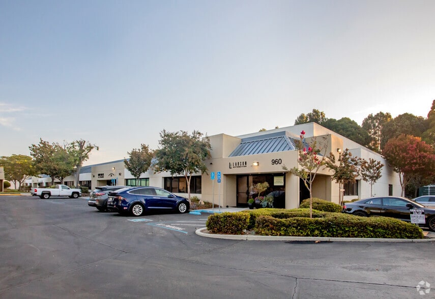 960-978 Rincon Cir, San Jose, CA for sale - Building Photo - Image 3 of 16