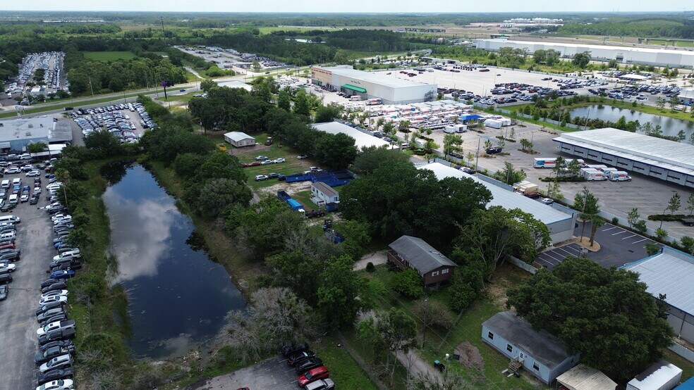 8292 Dakota Dr, Orlando, FL à louer - Photo du bâtiment - Image 2 de 10