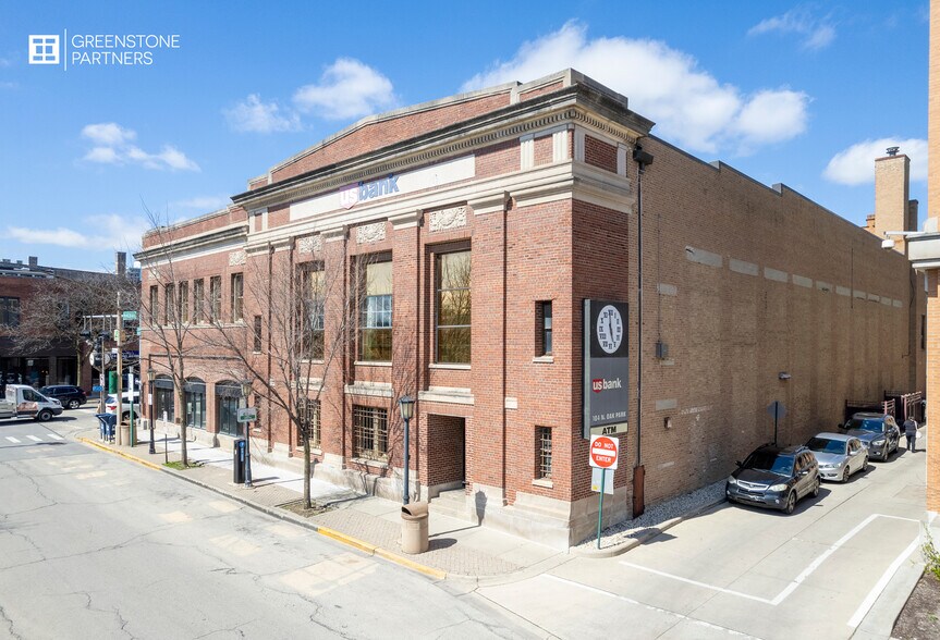 104 N Oak Park Ave, Oak Park, IL à vendre - Photo du bâtiment - Image 3 de 16