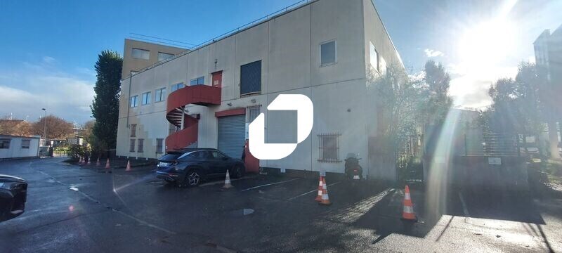 Flex dans Saint-Denis à louer - Photo du bâtiment - Image 2 de 7