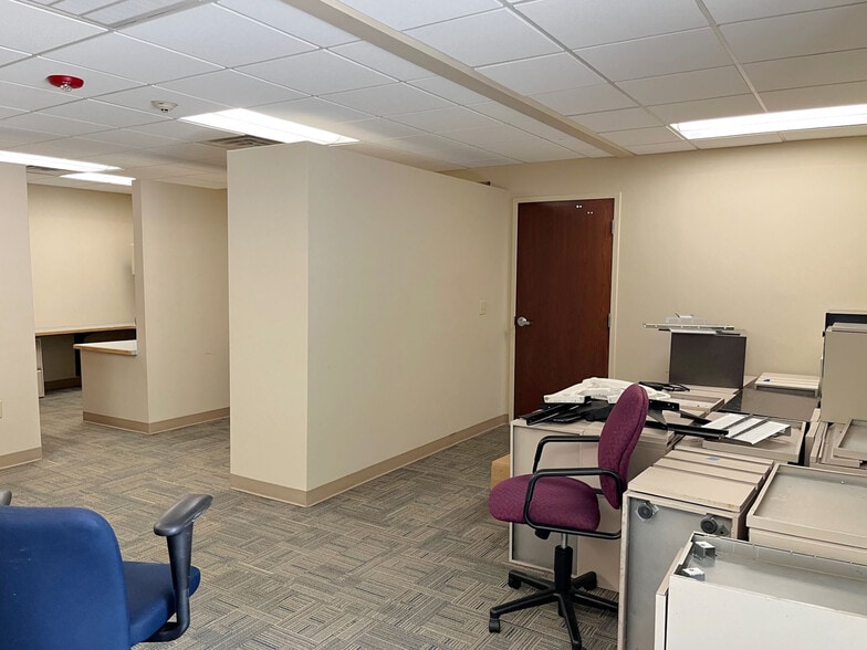 5112 Departure Dr, Raleigh, NC for lease - Building Photo - Image 3 of 12