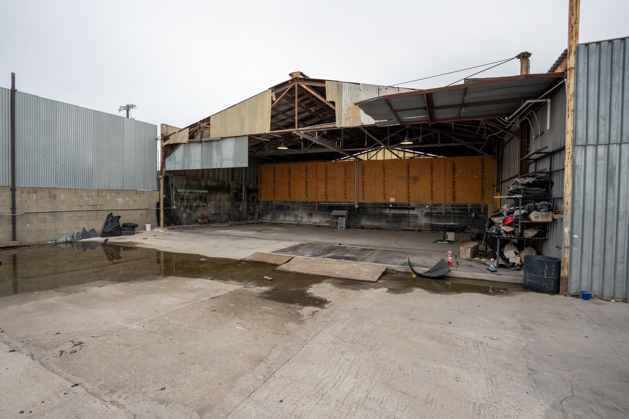 7402 Varna Ave, North Hollywood, CA for lease Interior Photo- Image 1 of 5