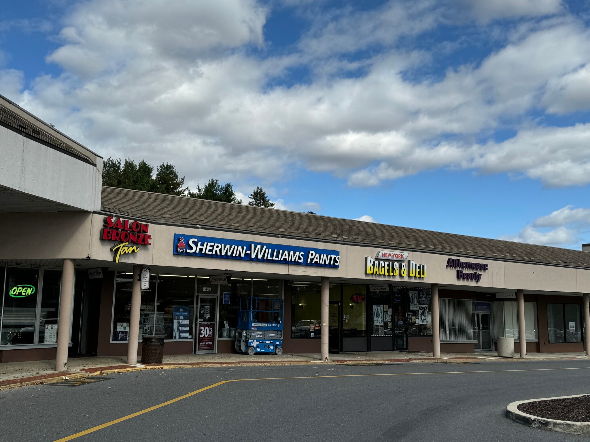 2429-2463 Nazareth Rd, Easton, PA for lease Primary Photo- Image 1 of 15