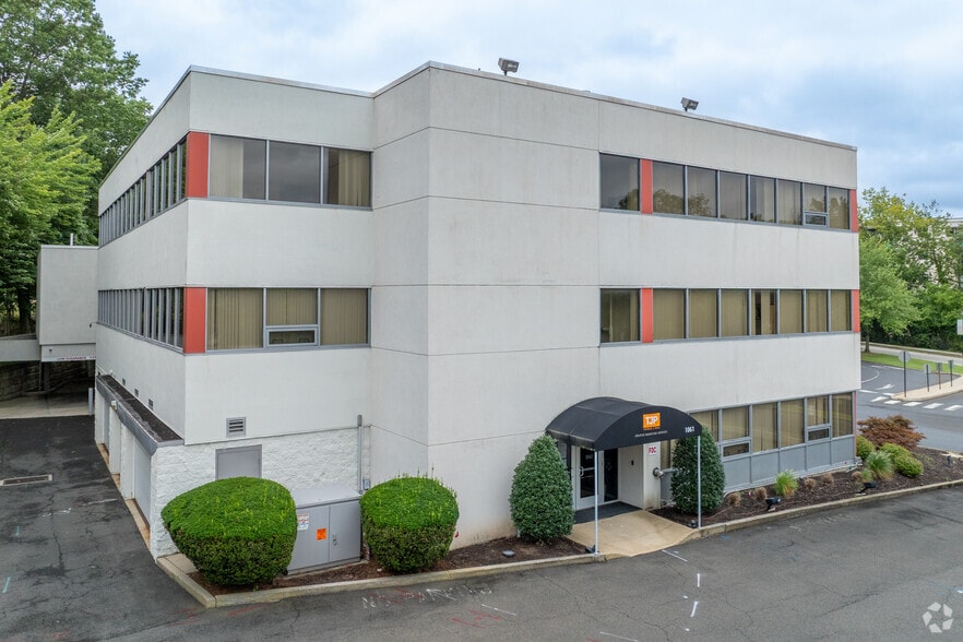 1061 Rydal Rd, Jenkintown, PA for sale - Building Photo - Image 2 of 5