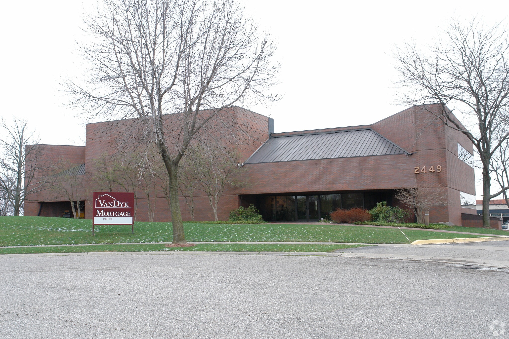 2449 Camelot Ct SE, Grand Rapids, MI for sale Primary Photo- Image 1 of 3