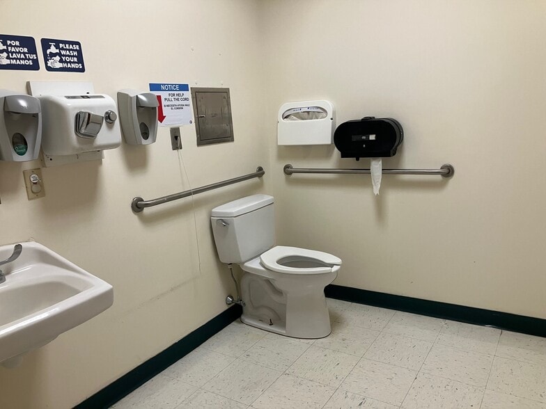 29 Market Sq, Lynn, MA for sale - Building Photo - Image 3 of 12