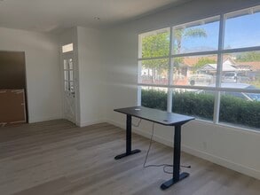 1703-1711 S California Ave, Monrovia, CA à louer Photo intérieure- Image 1 de 16