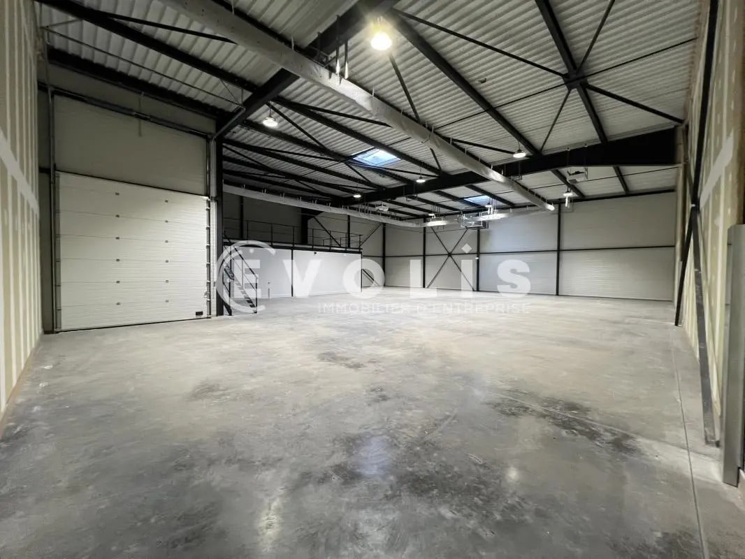 Bureau dans Janneyrias à louer Photo du bâtiment- Image 1 de 11