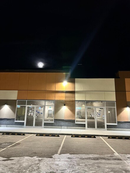 4048-2 109 Ave NE, Calgary, AB for sale - Primary Photo - Image 1 of 1