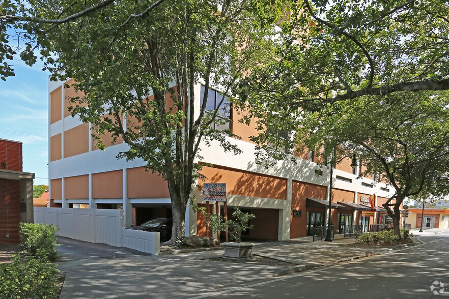 1801 Coral Way, Miami, FL for lease - Building Photo - Image 3 of 22