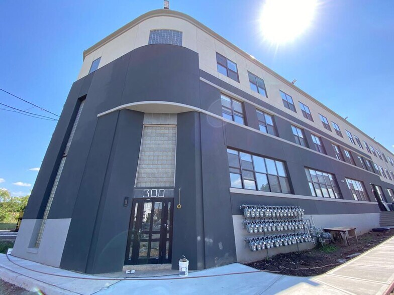 300 Hoyt St, Kearny, NJ for sale - Building Photo - Image 1 of 1