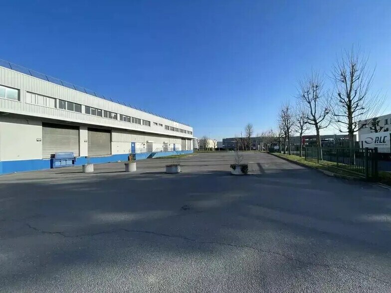 Flex dans Goussainville à louer - Photo du bâtiment - Image 3 de 3