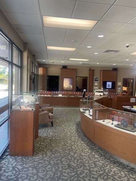 933-993 S Progress Ave, Meridian, ID for lease - Building Photo - Image 2 of 4