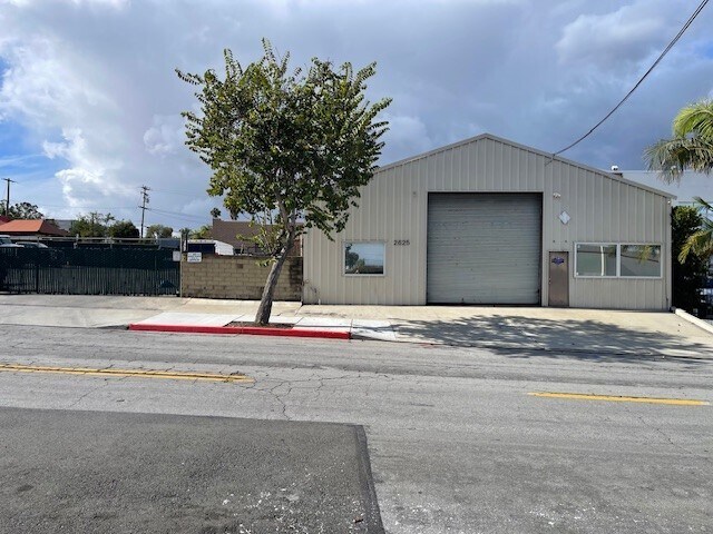 2625 Dawson Ave, Signal Hill, CA for lease - Building Photo - Image 2 of 6