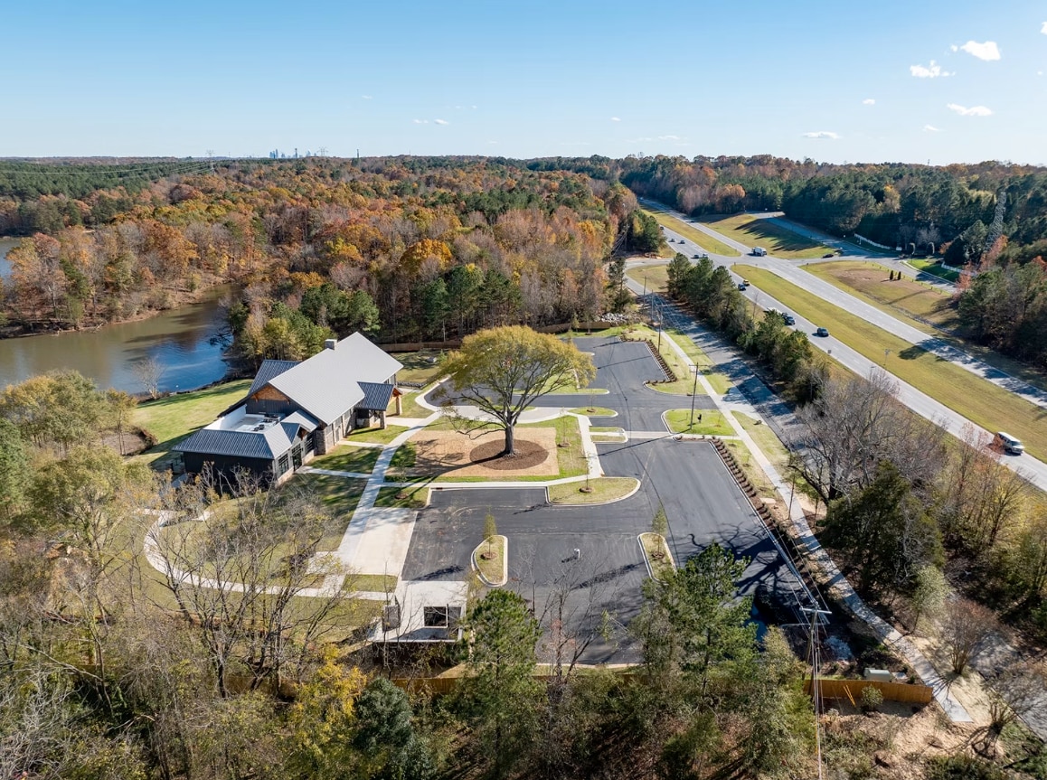 11728 Mountain Island Brook Ln, Charlotte, NC for lease Primary Photo- Image 1 of 10
