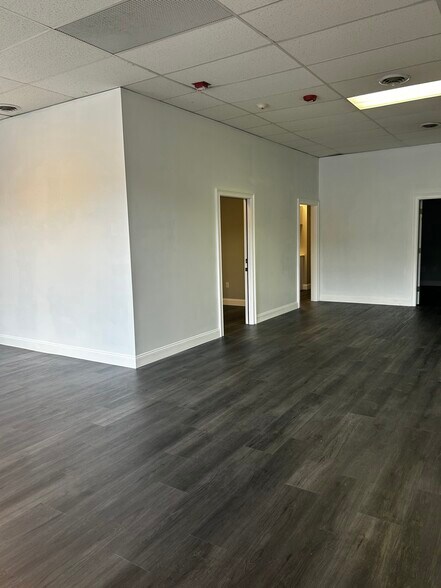 7610 Post Rd, North Kingstown, RI for lease - Interior Photo - Image 3 of 11