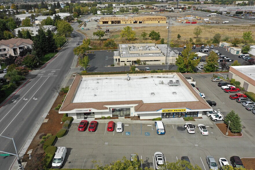 320-480 Rohnert Park Expy, Rohnert Park, CA à louer - Photo du bâtiment - Image 2 de 6