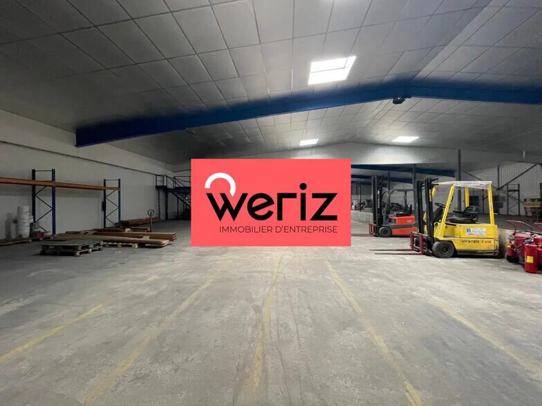 Industrial in Marseille for lease - Interior Photo - Image 1 of 9