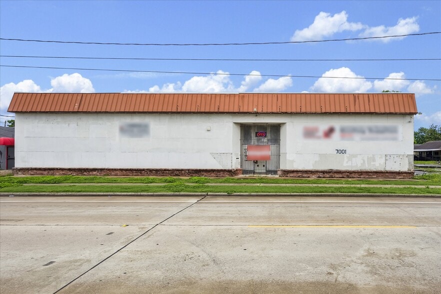 7001 Lyons Ave, Houston, TX for sale - Building Photo - Image 3 of 6