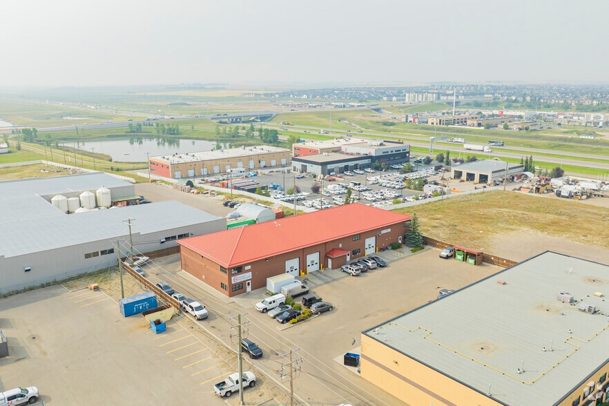 541 Kingsview Way SE, Airdrie, AB à louer - Aérien - Image 2 de 5