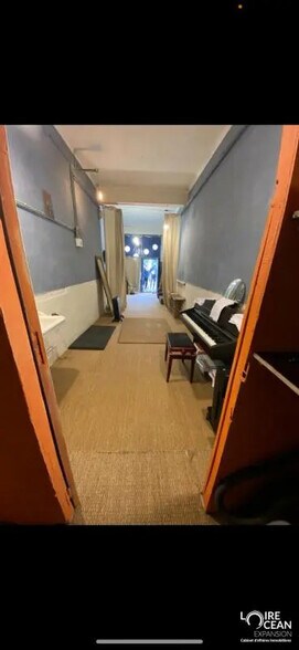 Commerce de détail dans Nantes à louer - Photo du bâtiment - Image 2 de 4