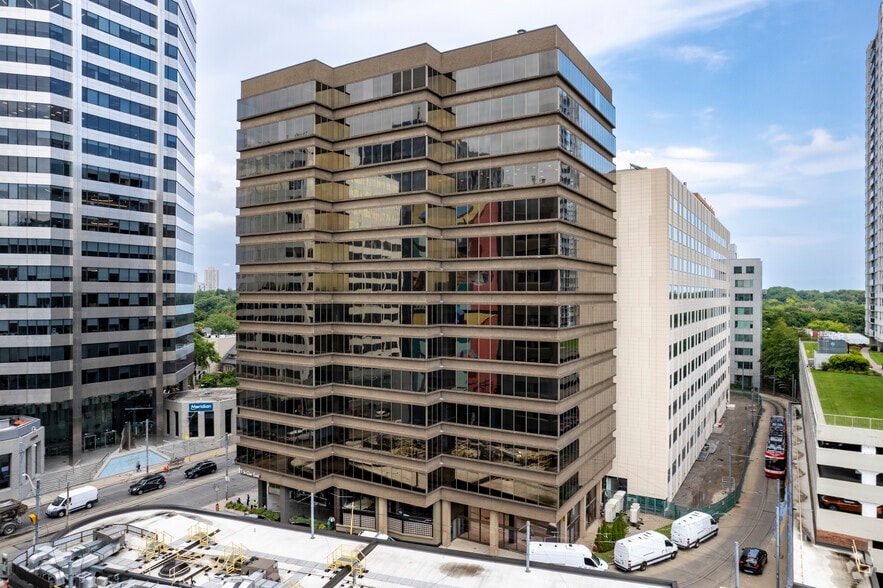 21 St Clair Ave E, Toronto, ON for lease - Building Photo - Image 2 of 5