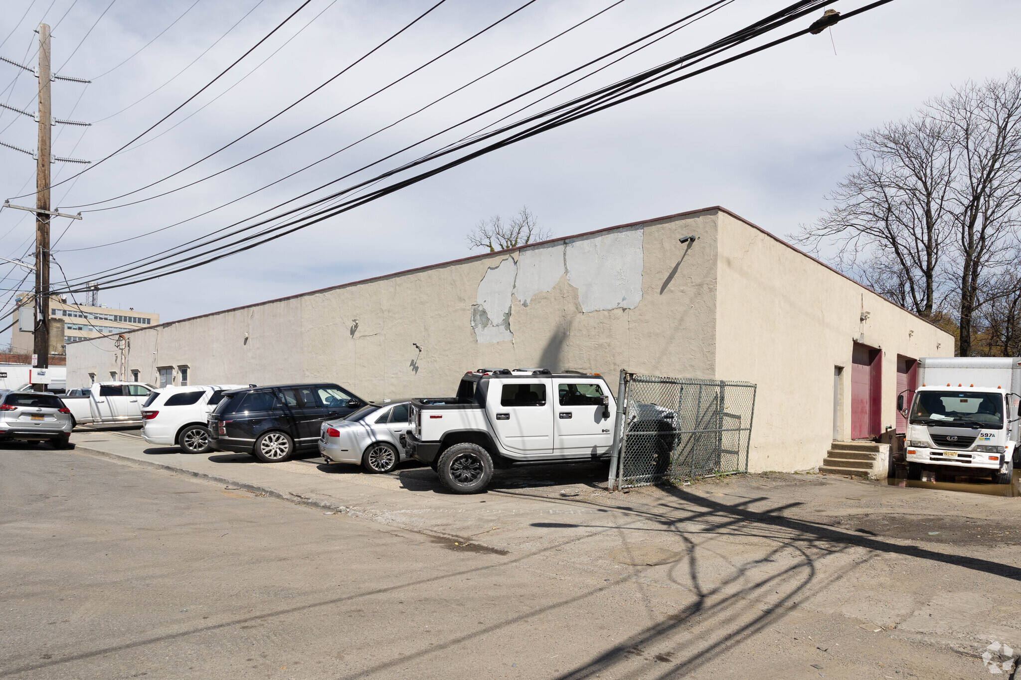 59 Hempstead Gardens Dr, West Hempstead, NY for lease Primary Photo- Image 1 of 6