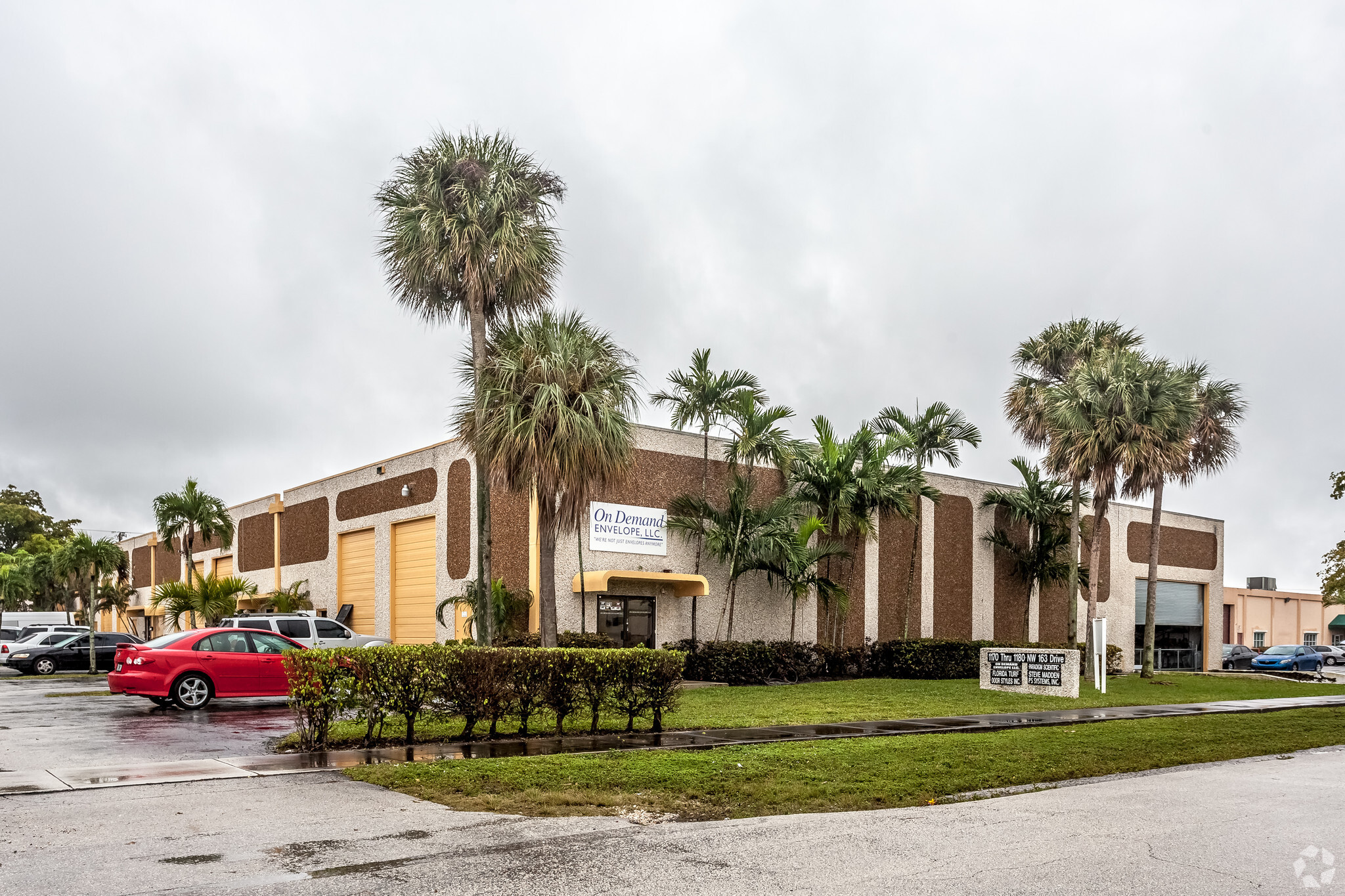 1170-1180 NW 163rd Dr, Miami, FL for lease Building Photo- Image 1 of 4