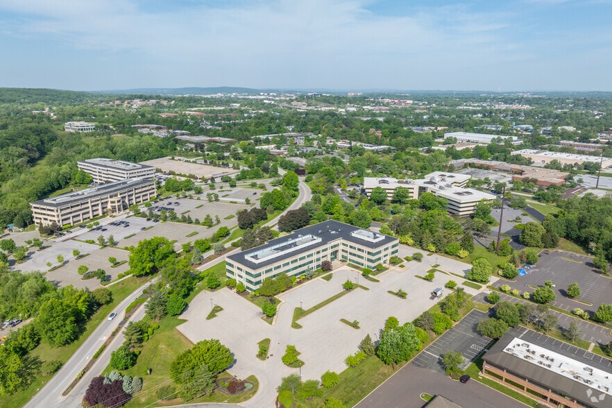 2100 Renaissance Blvd, King Of Prussia, PA à louer - Aérien - Image 3 de 19