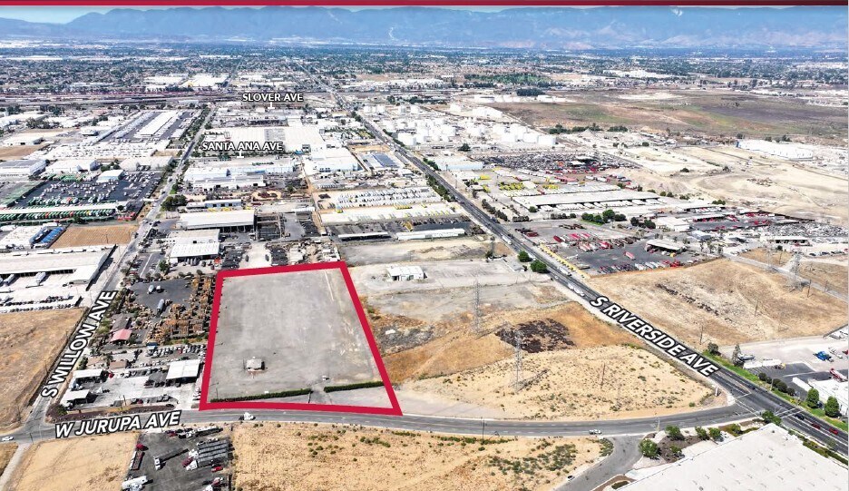 264 W Jurupa Ave, Bloomington, CA à louer - Photo du bâtiment - Image 3 de 4