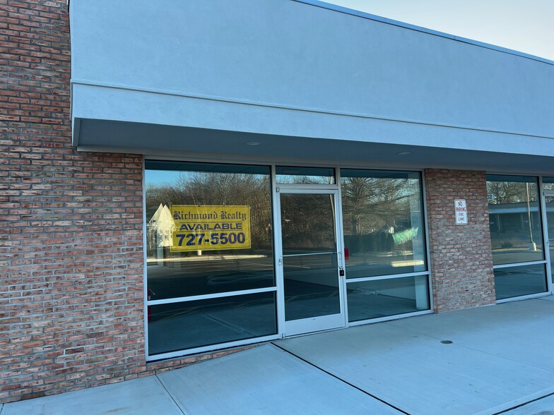 1352 E Main St, Riverhead, NY for lease - Building Photo - Image 3 of 13