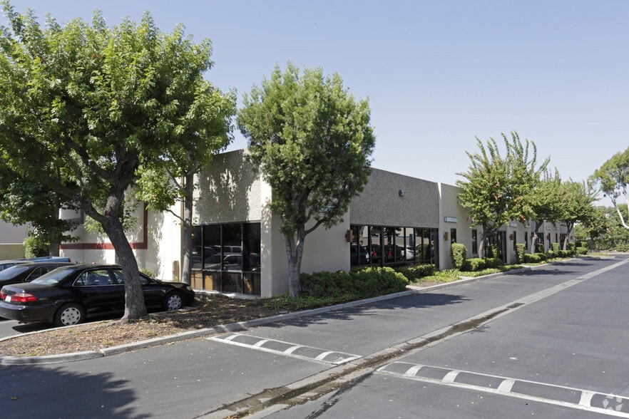 363 Cliffwood Park St, Brea, CA for lease - Building Photo - Image 2 of 17