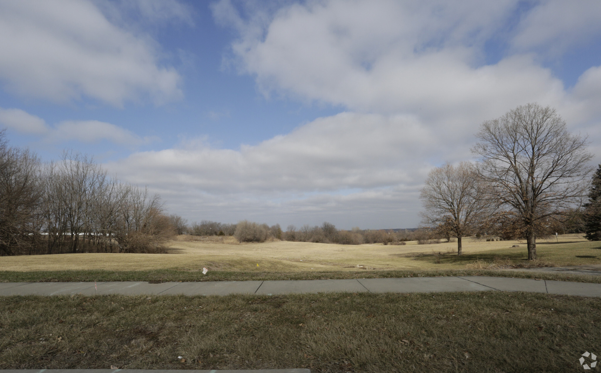 708 W Foxwood Dr, Raymore, MO for sale Primary Photo- Image 1 of 3