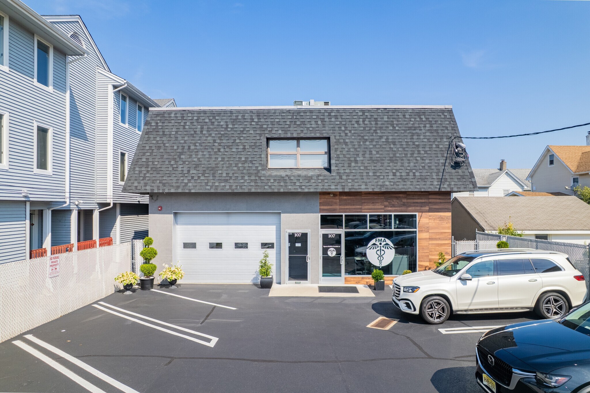 107 Stuyvesant Ave, Lyndhurst, NJ à louer Photo principale- Image 1 de 25